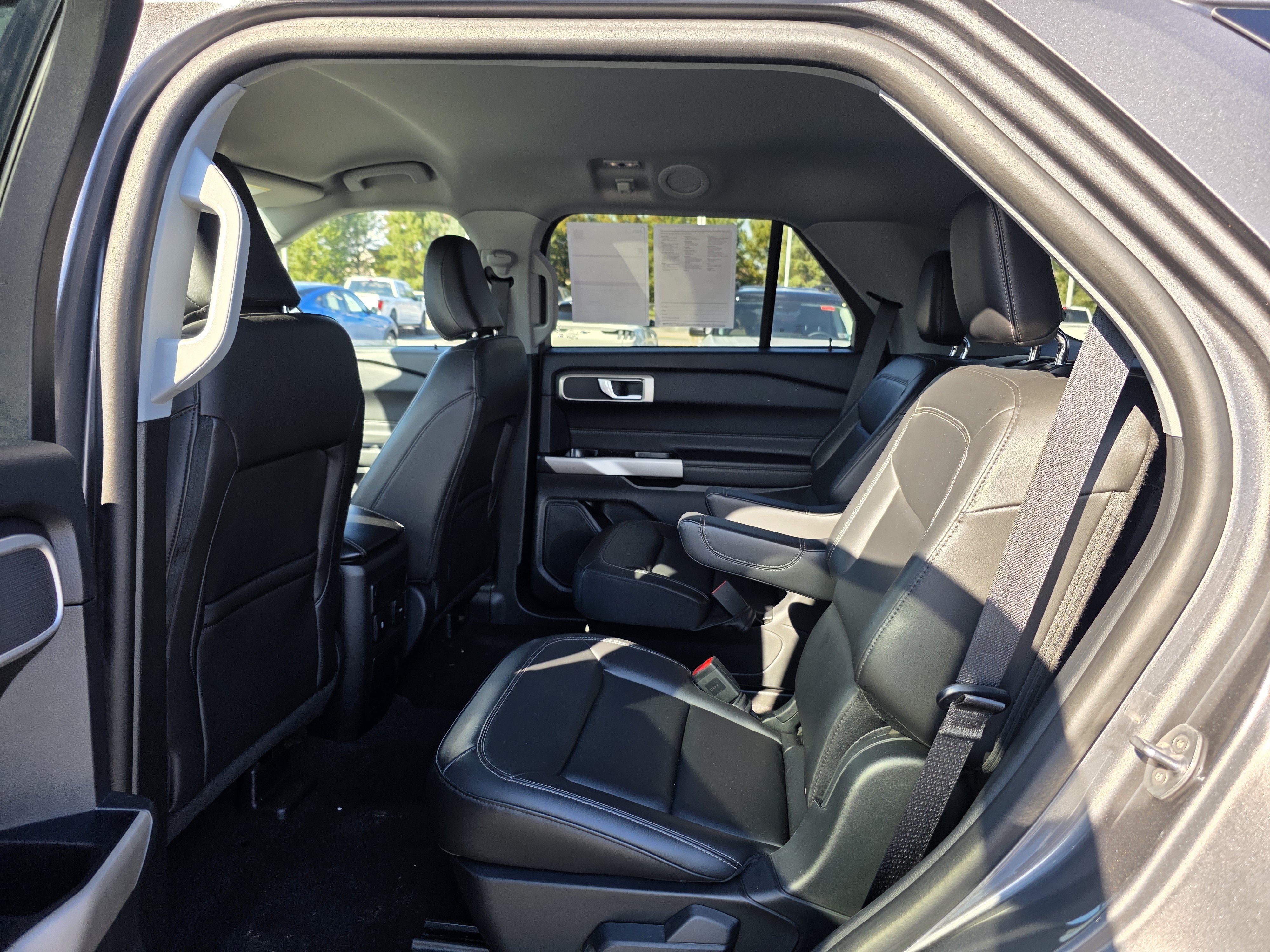 Certified 2023 Ford Explorer XLT w/ Equipment Group 202A AWD/4WD image 10