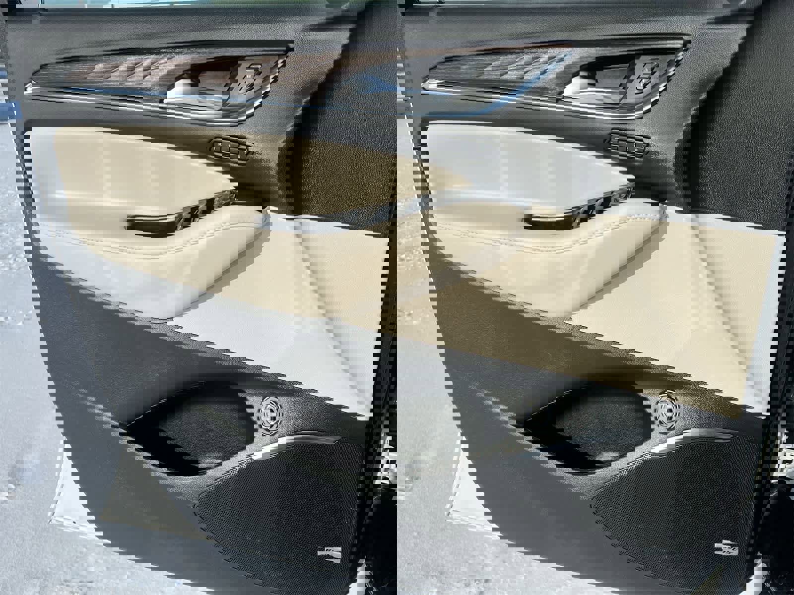 Used 2024 Buick Enclave Avenir w/ Avenir Technology Package image 30