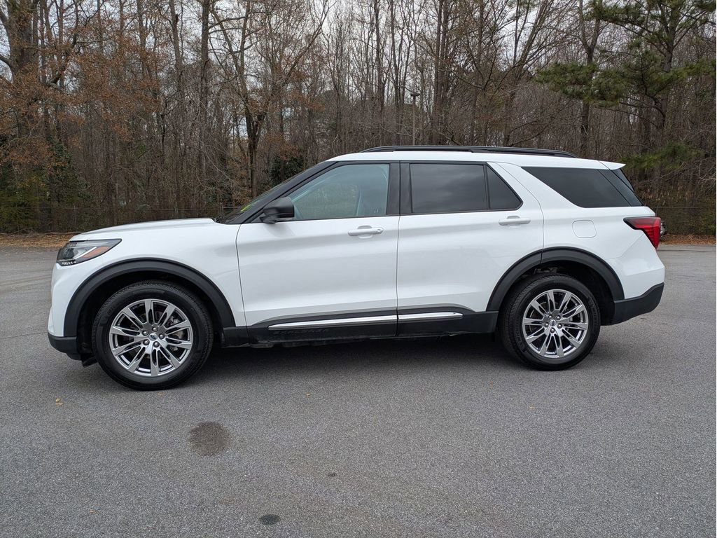Certified 2025 Ford Explorer Active w/ Active Comfort Package image 3