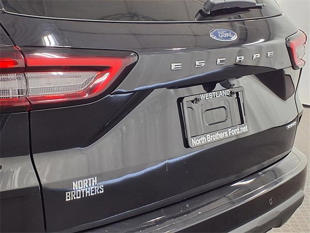 Certified 2023 Ford Escape ST-Line Select w/ Tech Pack #2 image 29