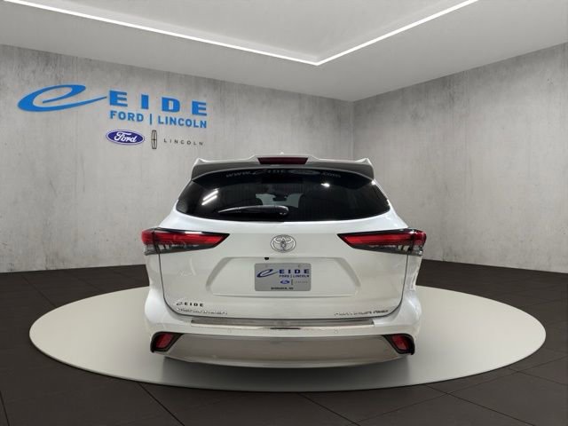 Used 2022 Toyota Highlander Platinum AWD/4WD image 4
