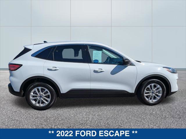 Certified 2022 Ford Escape SE image 2