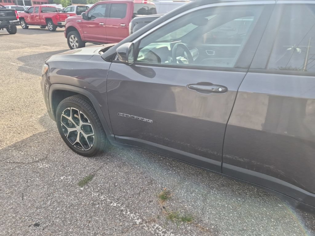 Used 2024 Jeep Compass Limited AWD/4WD image 5