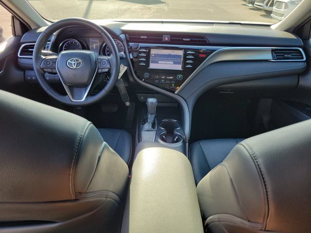 Used 2018 Toyota Camry SE FWD image 16