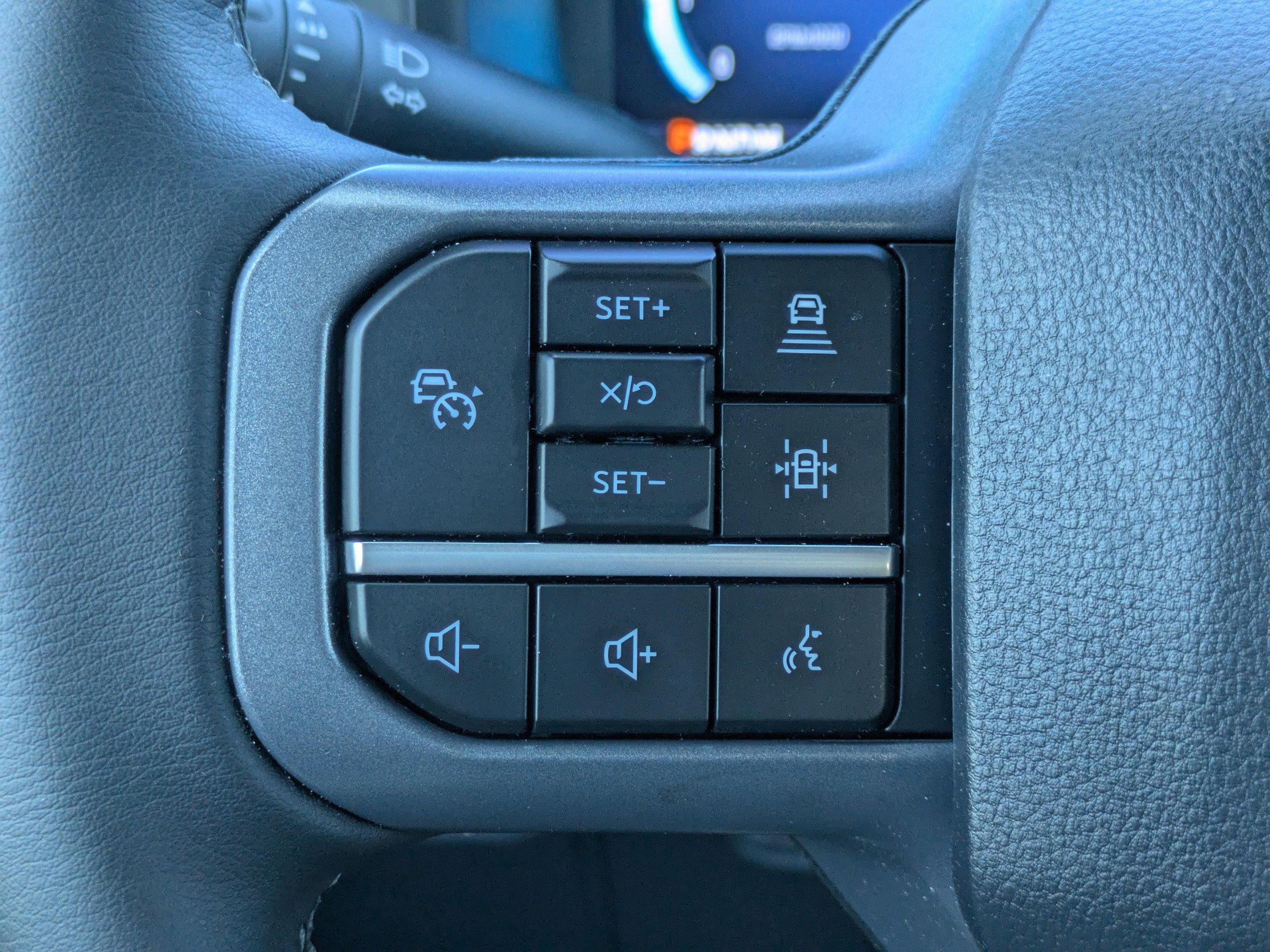 Certified 2025 Ford F150 XLT w/ Equipment Group 302A MID image 20