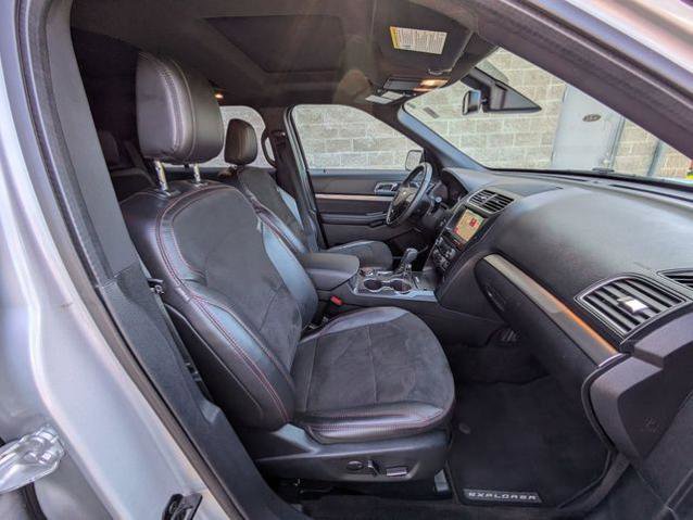 Certified 2018 Ford Explorer XLT w/ Equipment Group 202A AWD/4WD image 37
