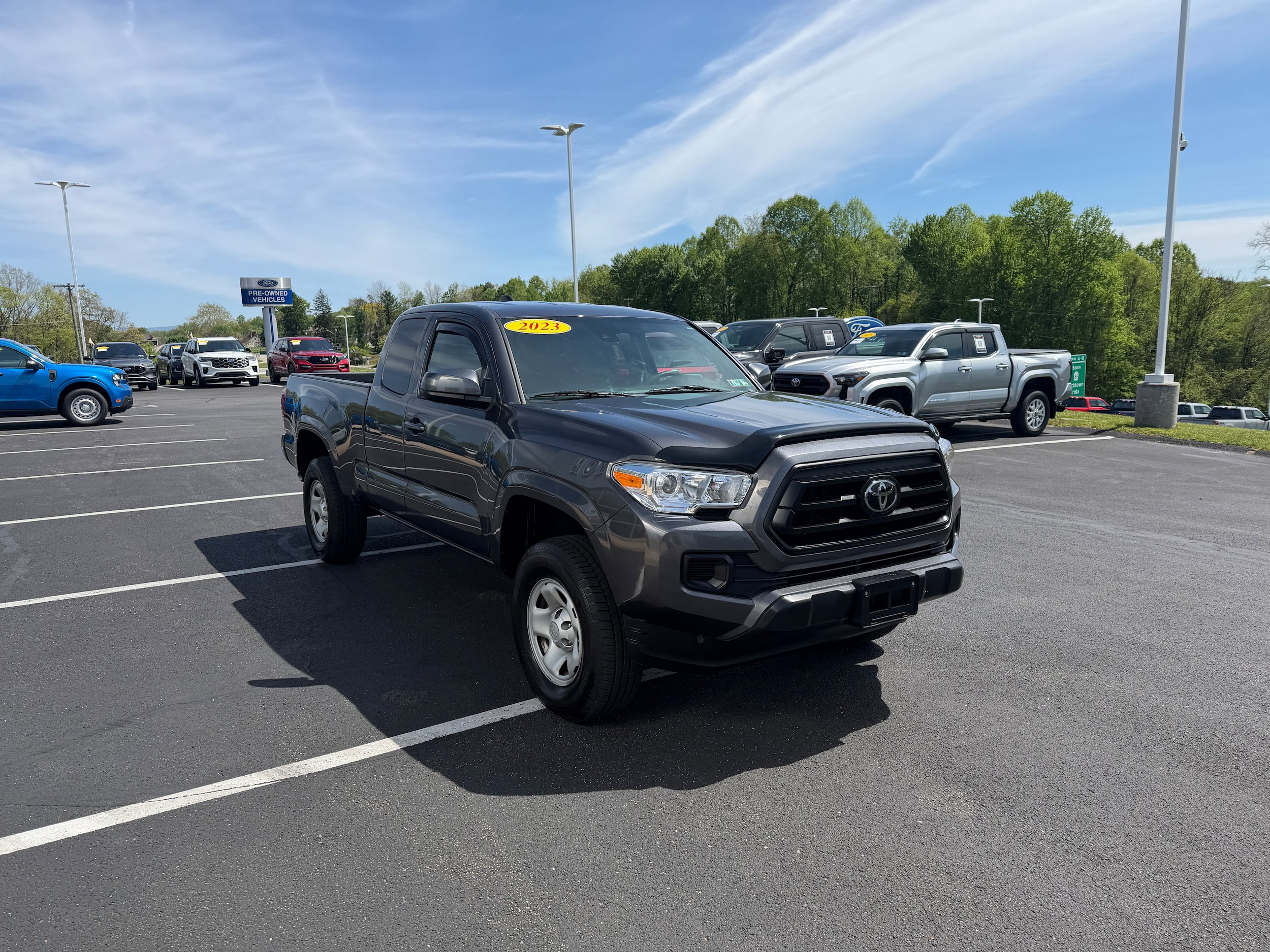 Used 2023 Toyota Tacoma SR AWD/4WD image 4