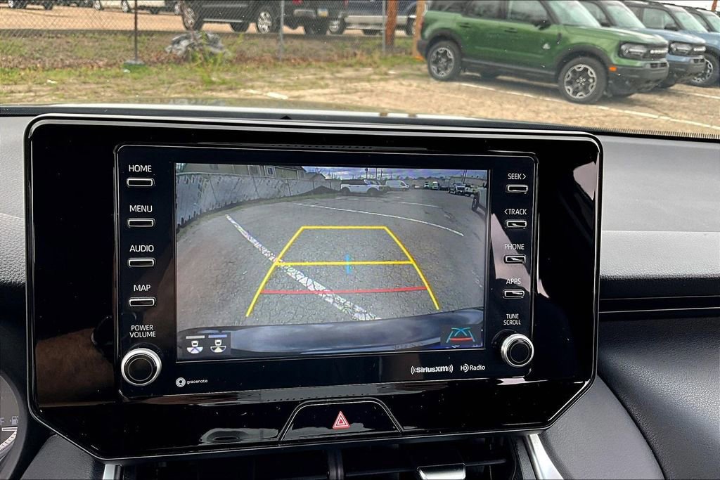 Used 2022 Toyota Venza XLE image 21