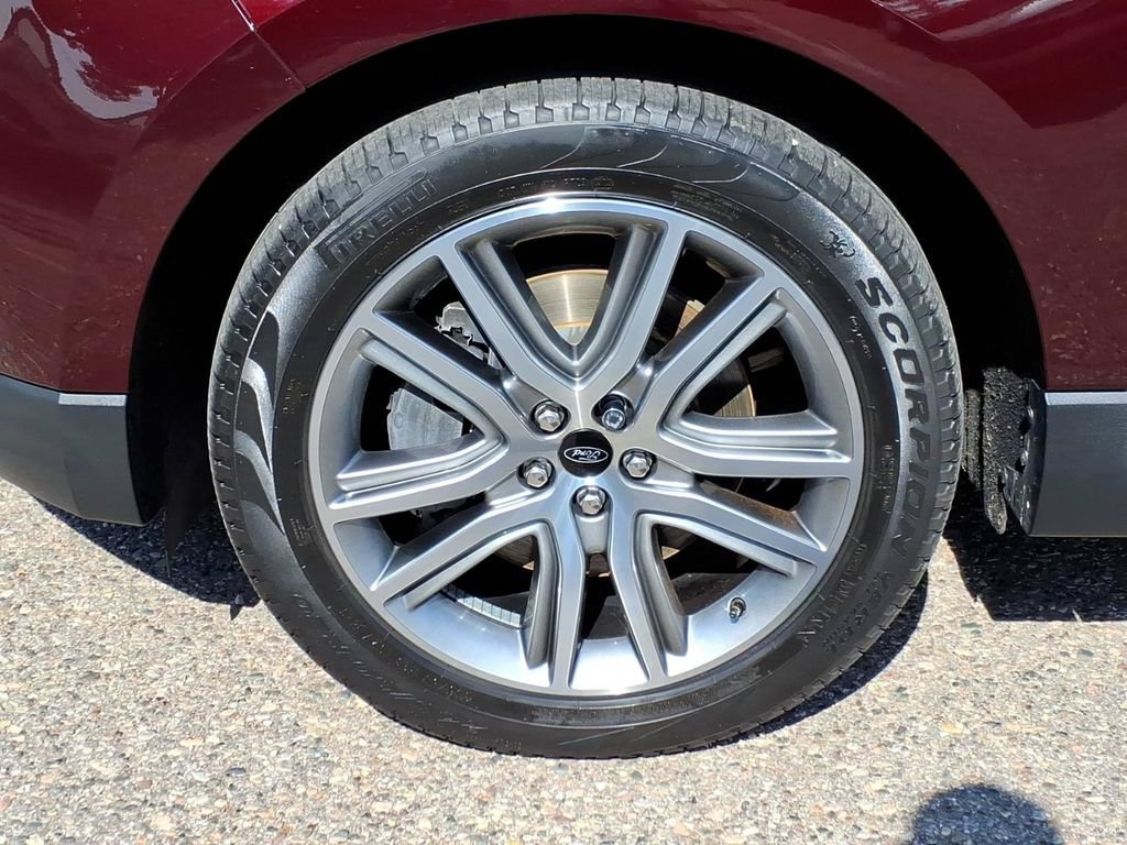 Certified 2024 Ford Edge Titanium AWD/4WD image 9