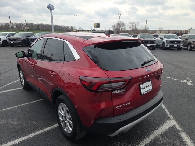 Certified 2023 Ford Escape Active AWD/4WD image 2