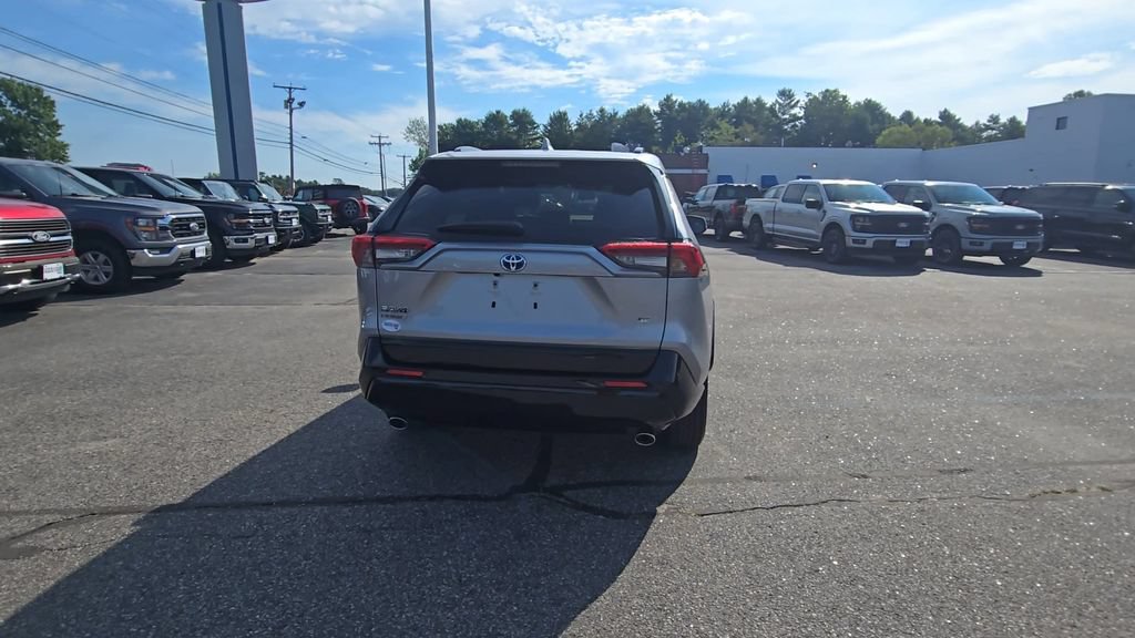 Used 2024 Toyota RAV4 SE w/ Weather & Moonroof Package AWD/4WD image 19