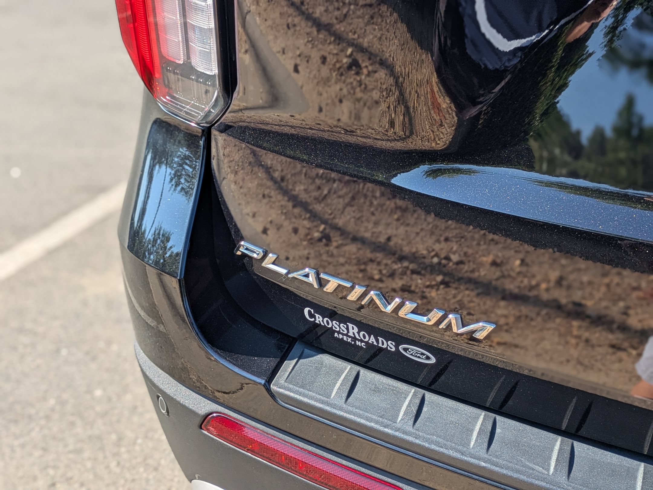 Certified 2025 Ford Explorer Platinum w/ LUX Leather Package AWD/4WD image 34