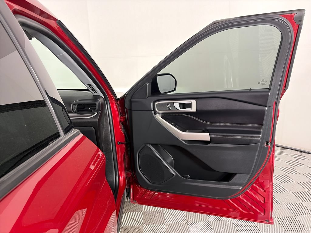 Certified 2022 Ford Explorer XLT AWD/4WD image 30