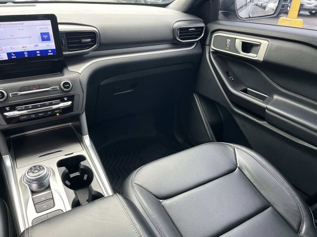 Certified 2020 Ford Explorer XLT w/ Equipment Group 202A RWD image 18