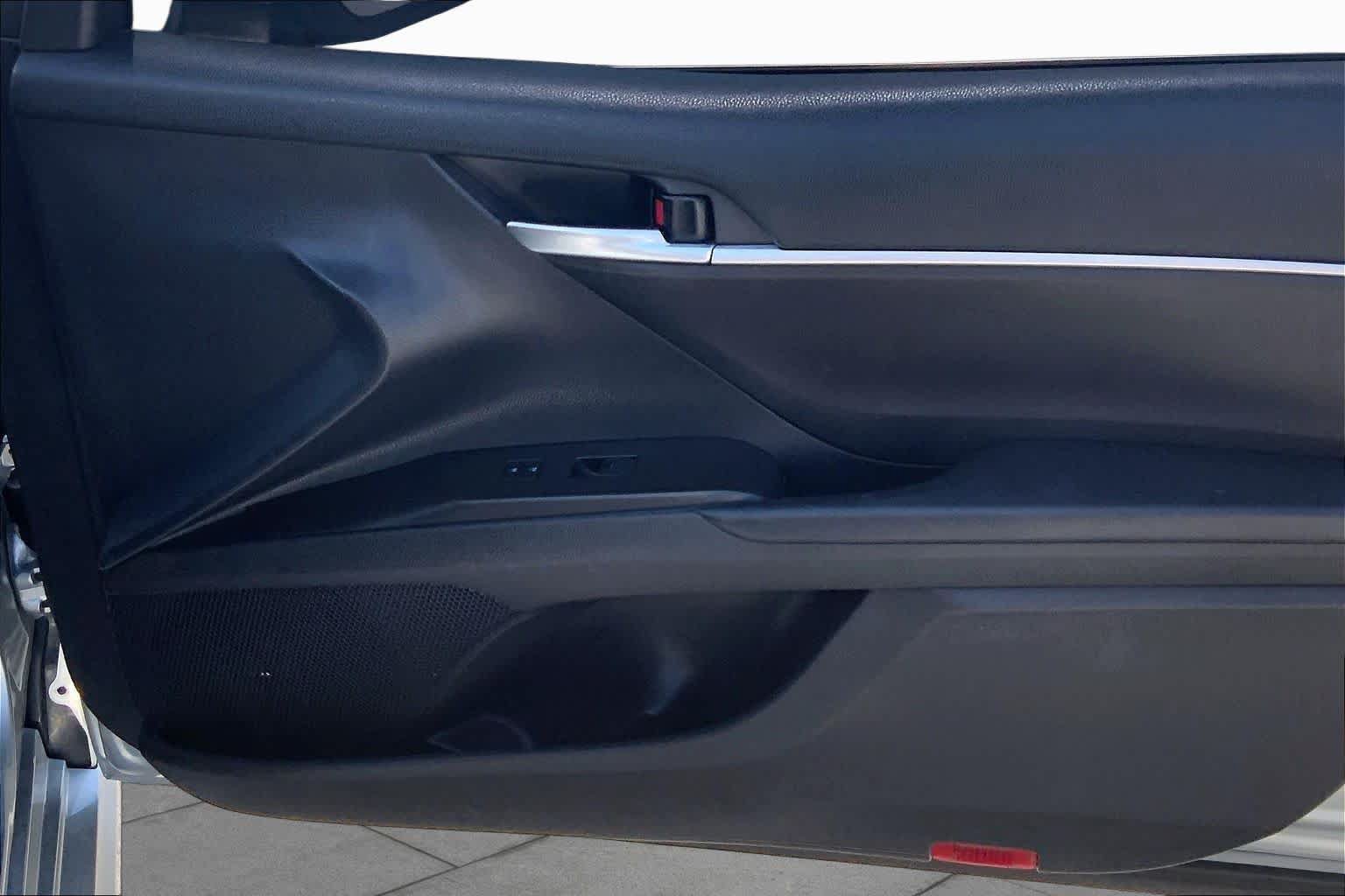 Used 2023 Toyota Camry SE FWD image 23