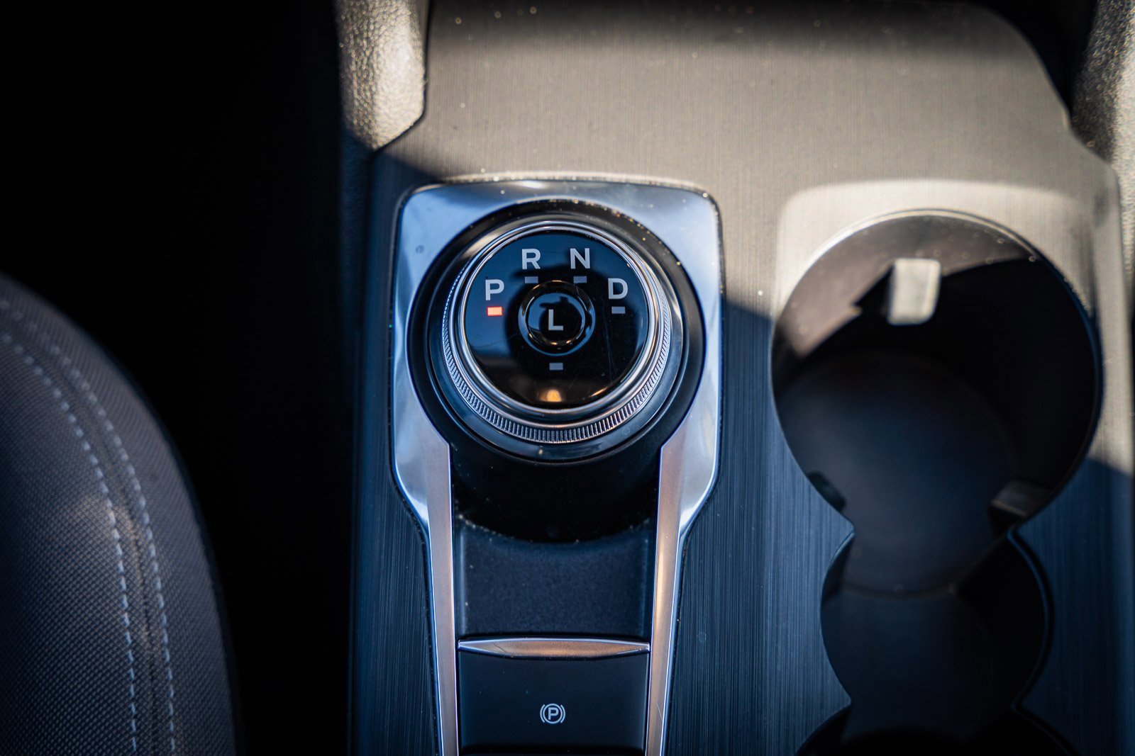 Certified 2021 Ford Escape SE w/ SE Sport Appearance Package image 28