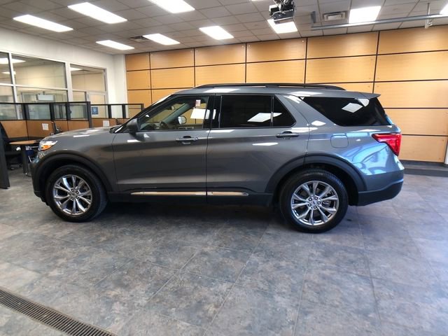 Certified 2022 Ford Explorer XLT w/ Equipment Group 202A image 4