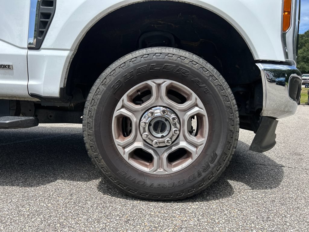 Certified 2025 Ford F250 XLT w/ FX4 Off-Road Package AWD/4WD image 15