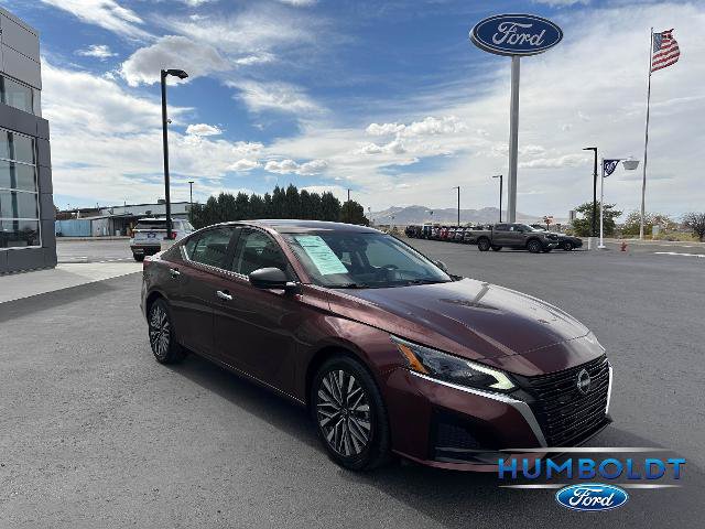 Used 2025 Nissan Altima 2.5 SV FWD image 3