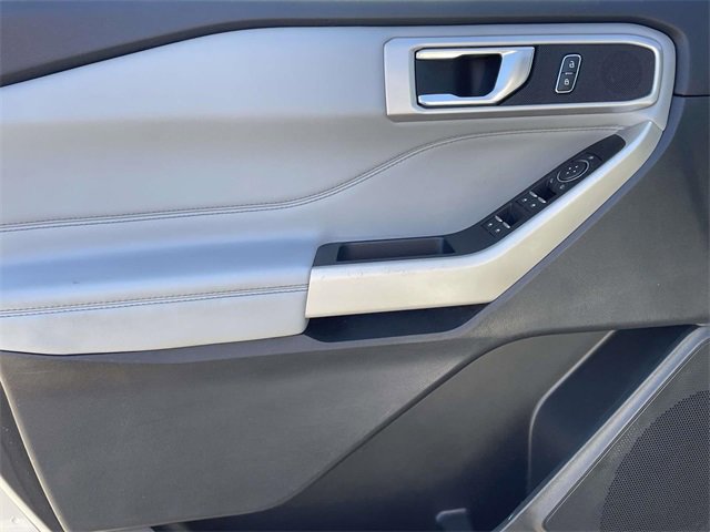 Certified 2022 Ford Explorer XLT w/ Equipment Group 202A image 15
