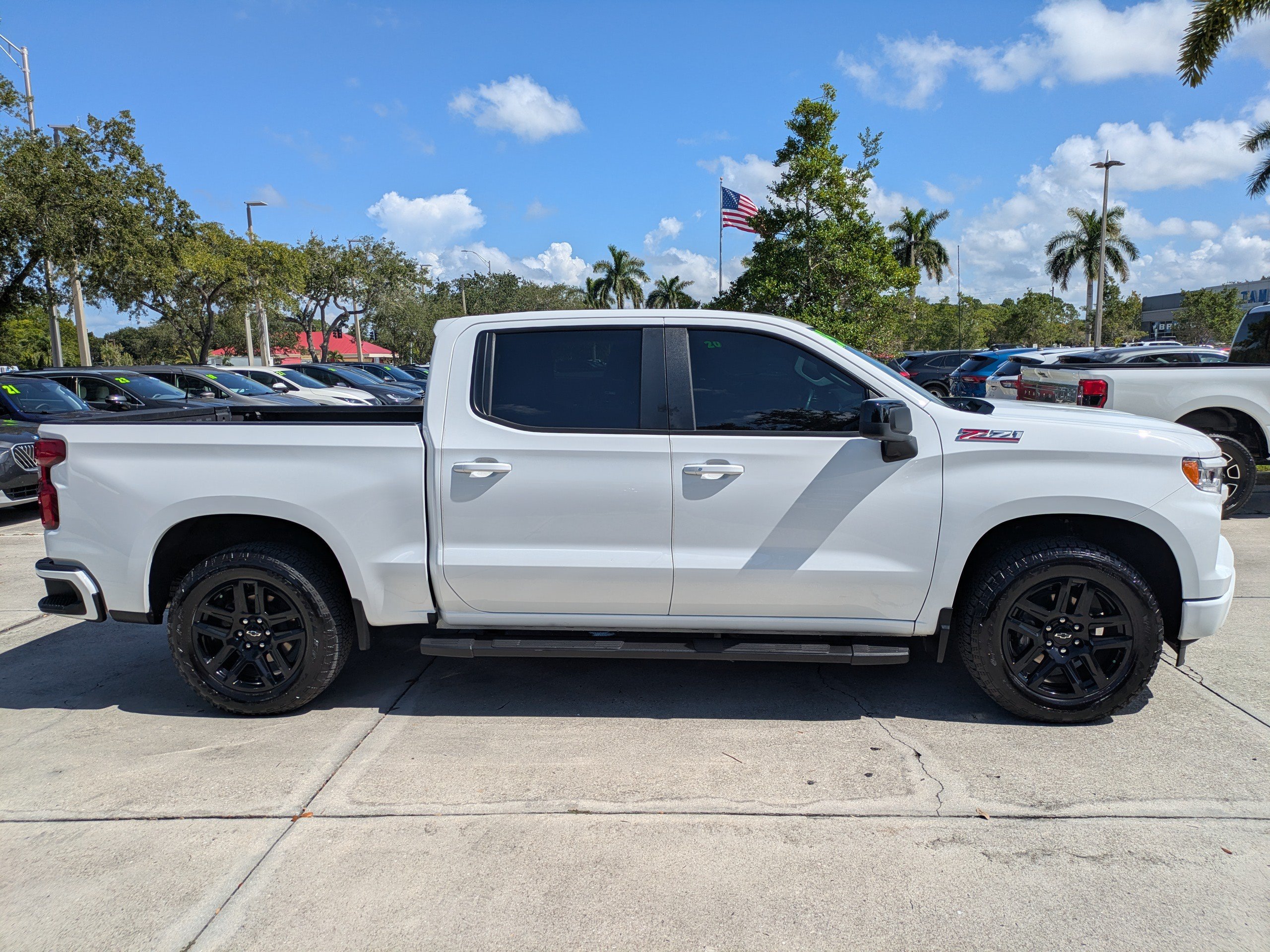 Used 2025 Chevrolet Silverado 1500 RST w/ Convenience Package II AWD/4WD image 3
