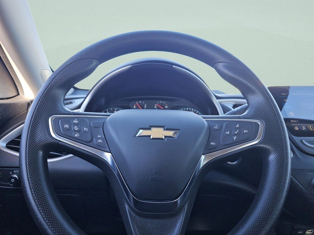 Used 2023 Chevrolet Malibu LT image 28