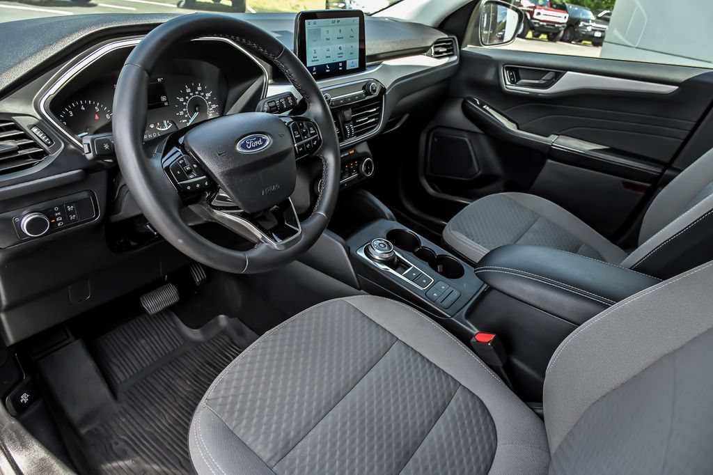Certified 2022 Ford Escape SE w/ Cold Weather Package AWD/4WD image 14