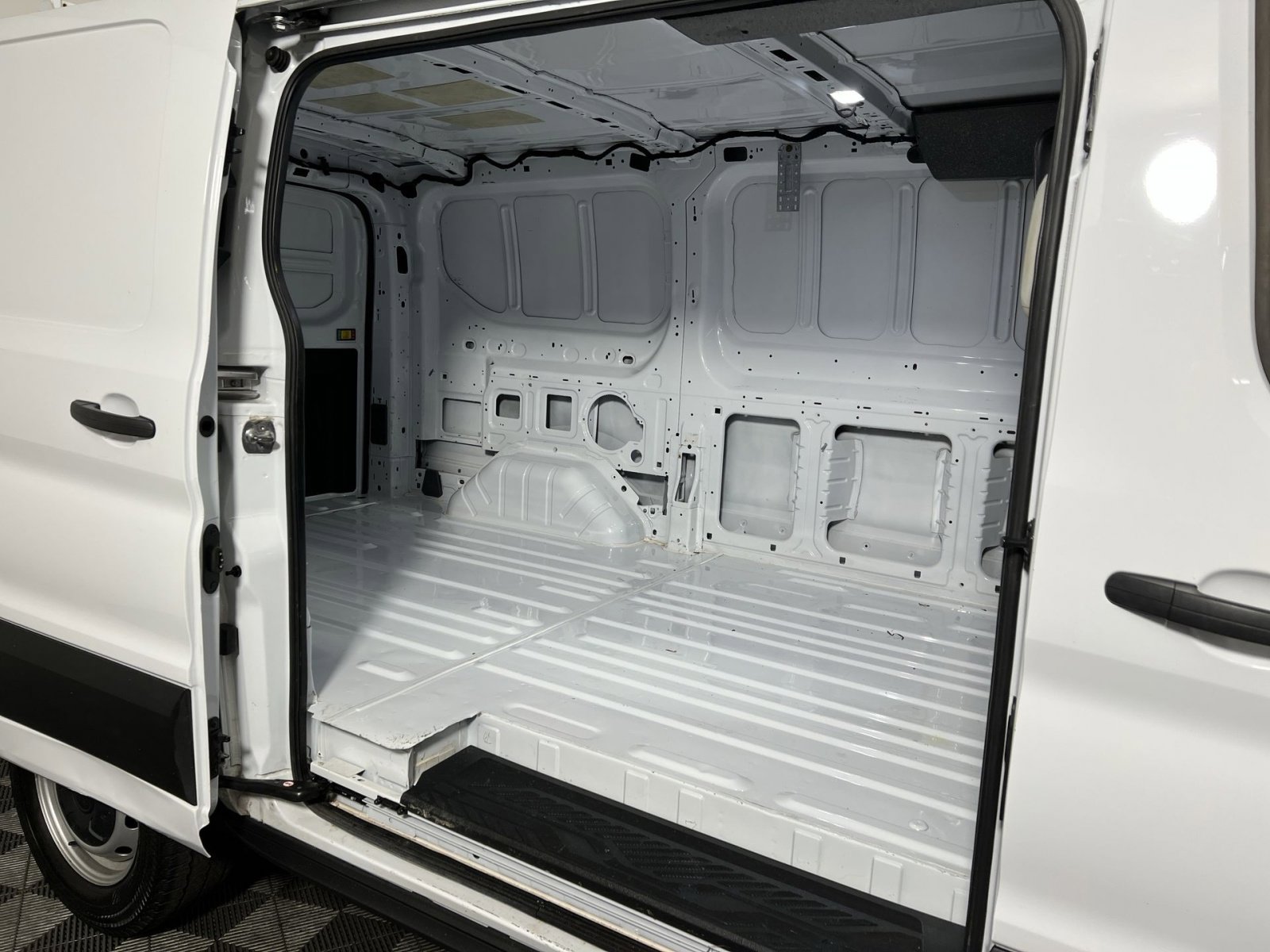 Certified 2024 Ford Transit 250 Low Roof image 23