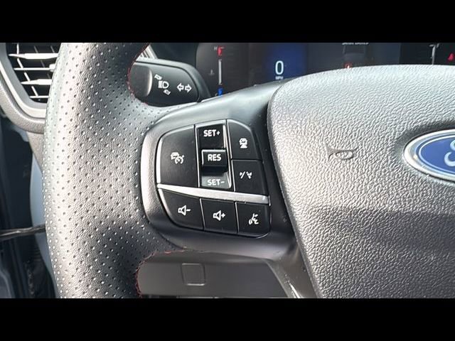 Certified 2023 Ford Escape ST-Line w/ Tech Pack #1 AWD/4WD image 17