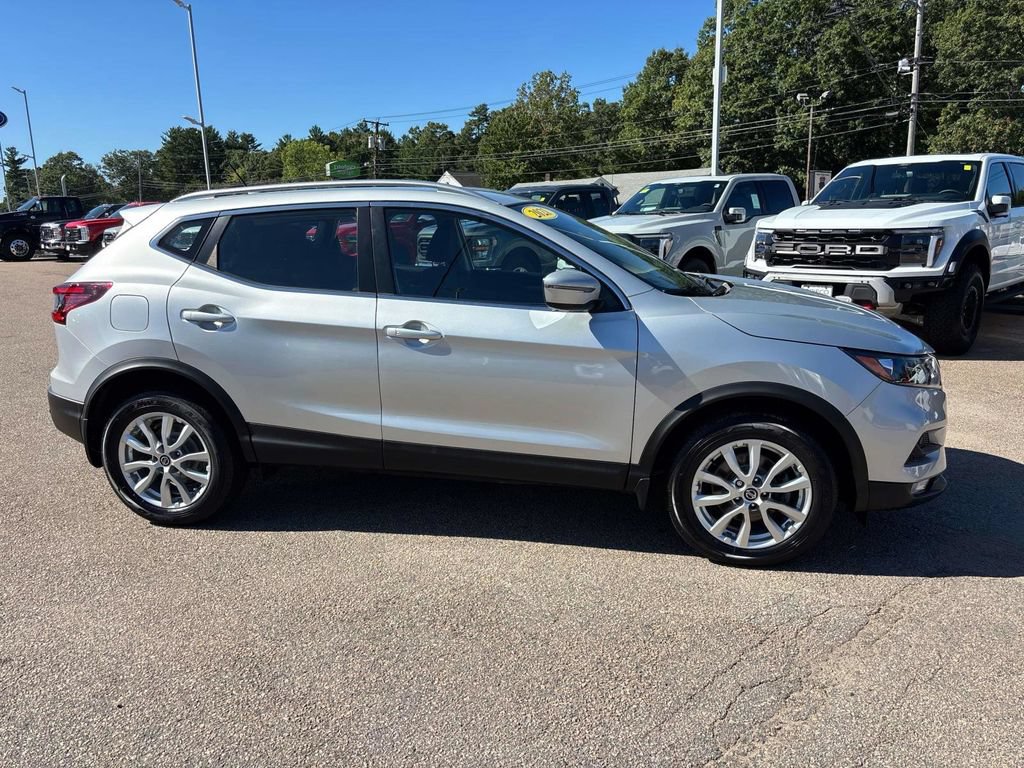 Used 2021 Nissan Rogue Sport SV AWD/4WD image 2