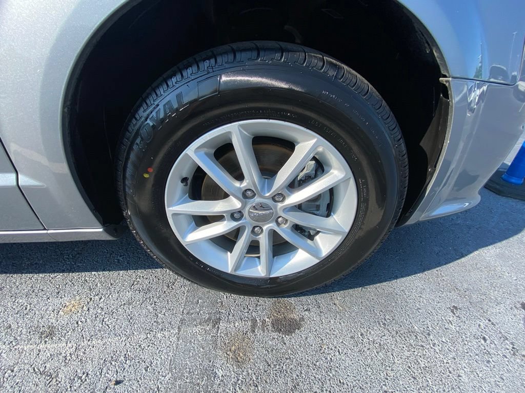 Used 2019 Dodge Grand Caravan SXT FWD image 30