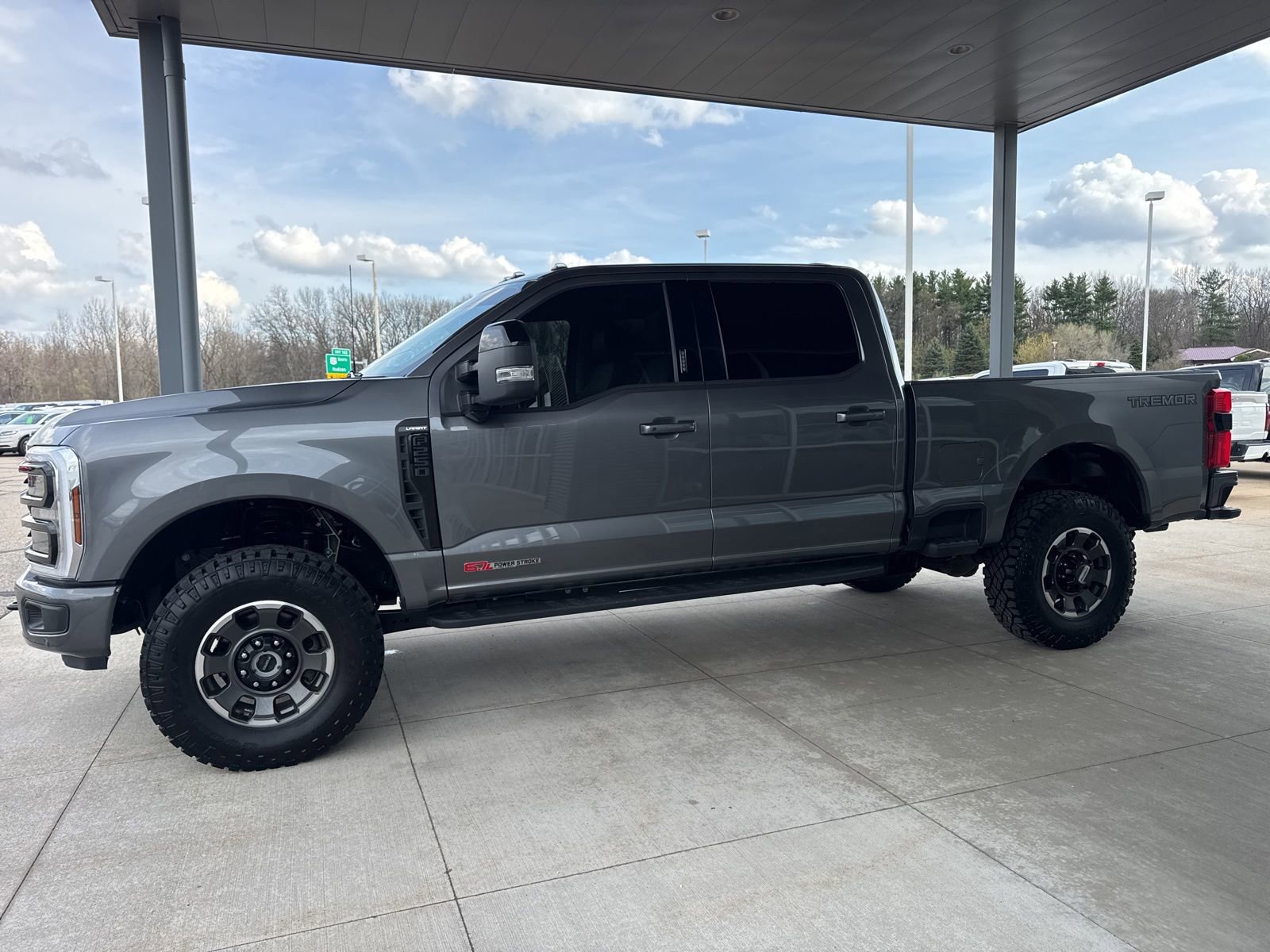 Certified 2024 Ford F250 Lariat w/ Lariat Ultimate Package image 4