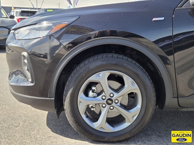 Certified 2025 Ford Escape ST-Line Select AWD/4WD image 10