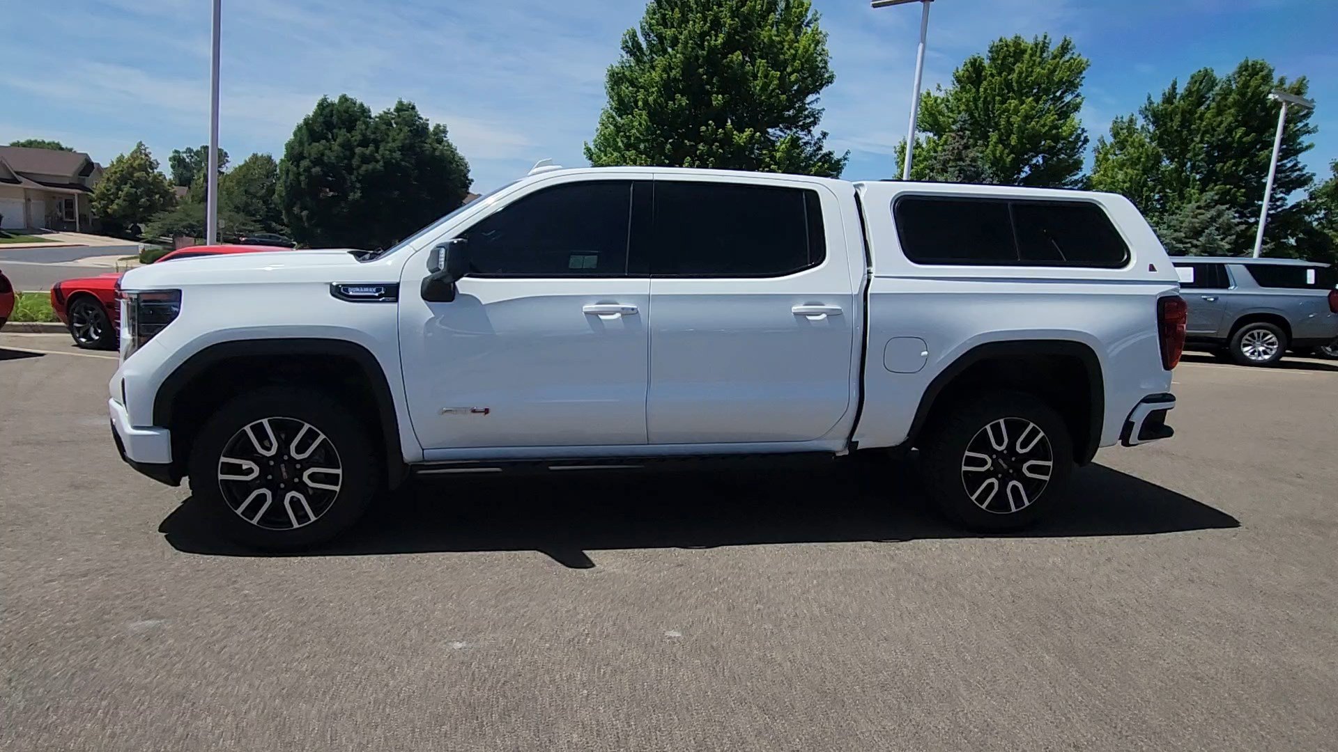 Used 2023 GMC Sierra 1500 AT4 w/ Technology Package AWD/4WD image 3