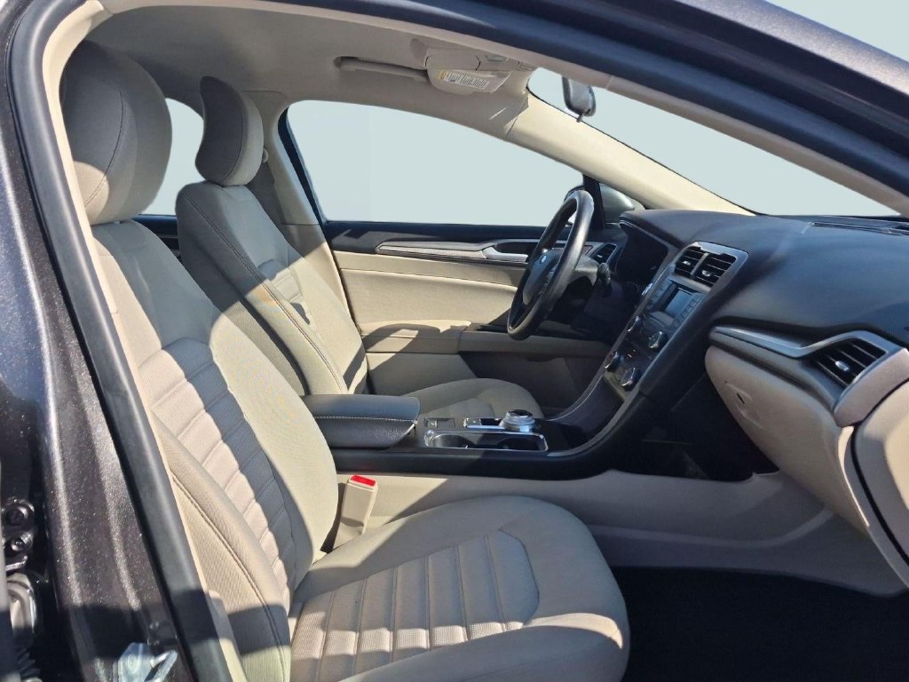 Certified 2018 Ford Fusion SE FWD image 26