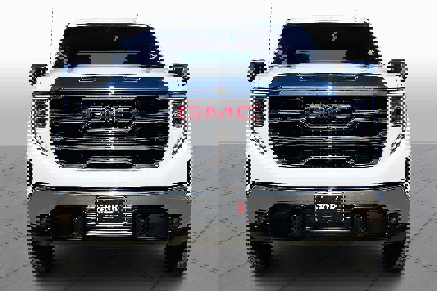 Used 2022 GMC Sierra 1500 SLT w/ SLT Convenience Package image 3