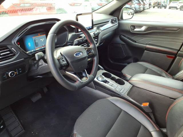 Certified 2025 Ford Escape ST-Line Select AWD/4WD image 9