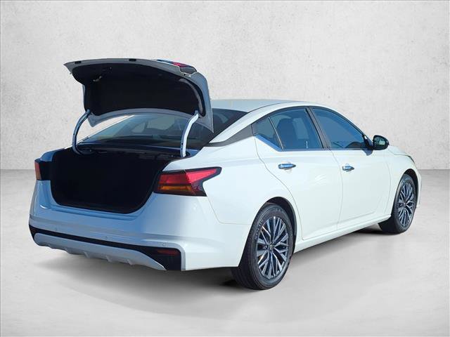 Used 2025 Nissan Altima 2.5 SV FWD video 3