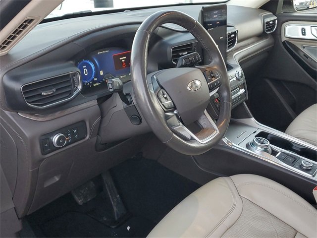 Certified 2020 Ford Explorer Platinum w/ Premium Technology Package image 12