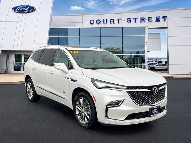 Used 2024 Buick Enclave Avenir w/ Avenir Technology Package AWD/4WD image 3