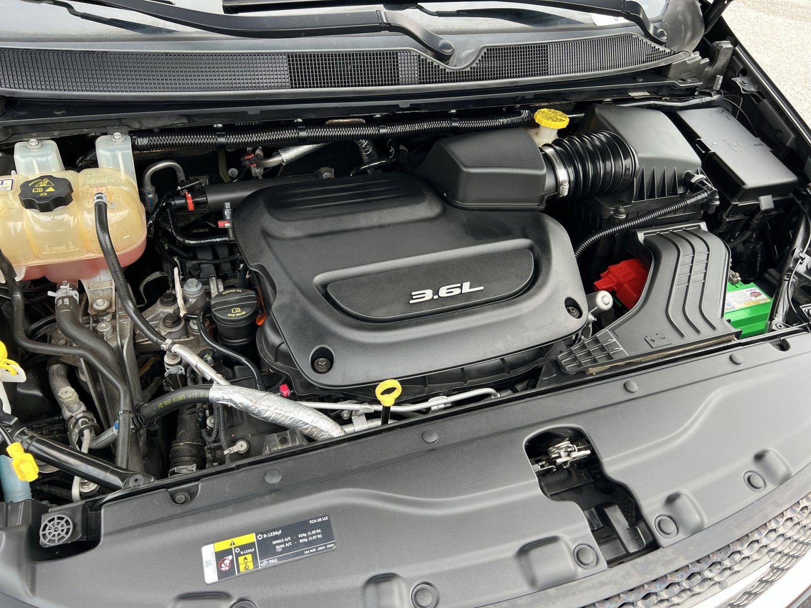 Used 2018 Chrysler Pacifica Touring-L FWD image 36