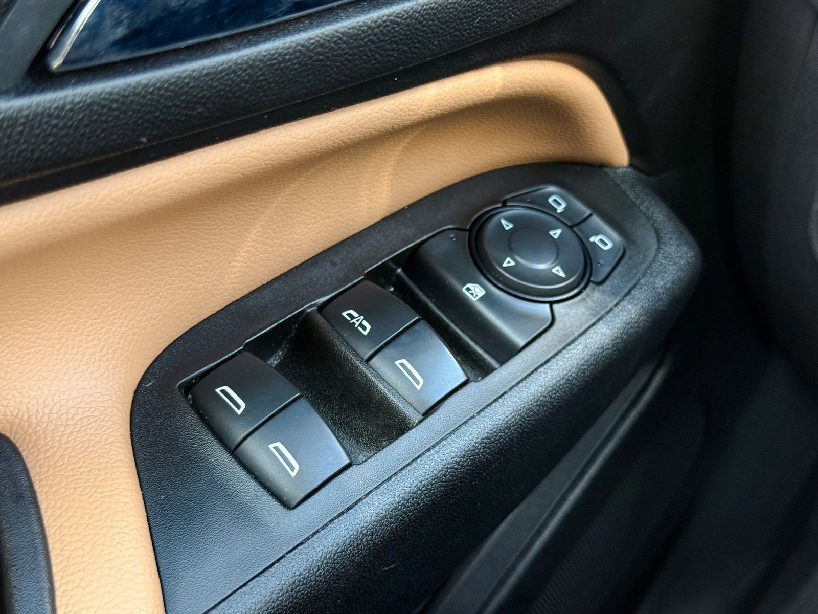 Used 2021 Chevrolet Equinox Premier AWD/4WD image 30
