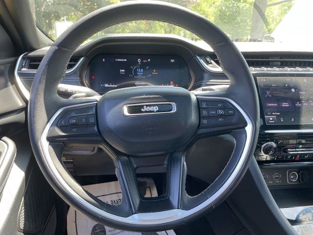 Used 2024 Jeep Grand Cherokee L Altitude AWD/4WD image 11