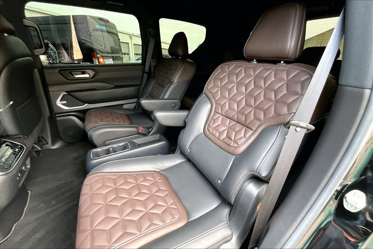 Used 2025 Nissan Armada Platinum Reserve AWD/4WD image 21