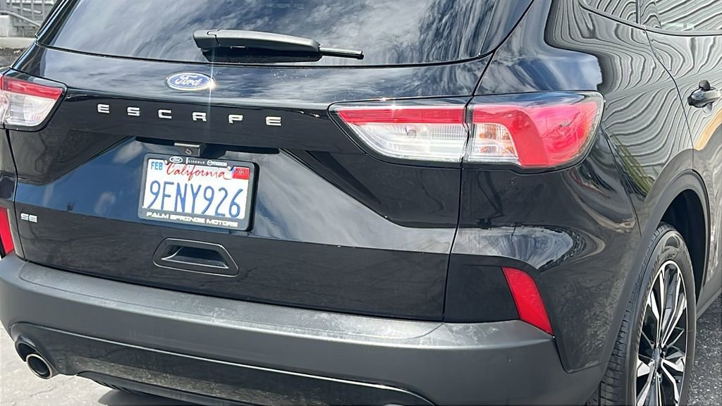 Certified 2022 Ford Escape SE w/ SE Sport Appearance Package FWD image 6
