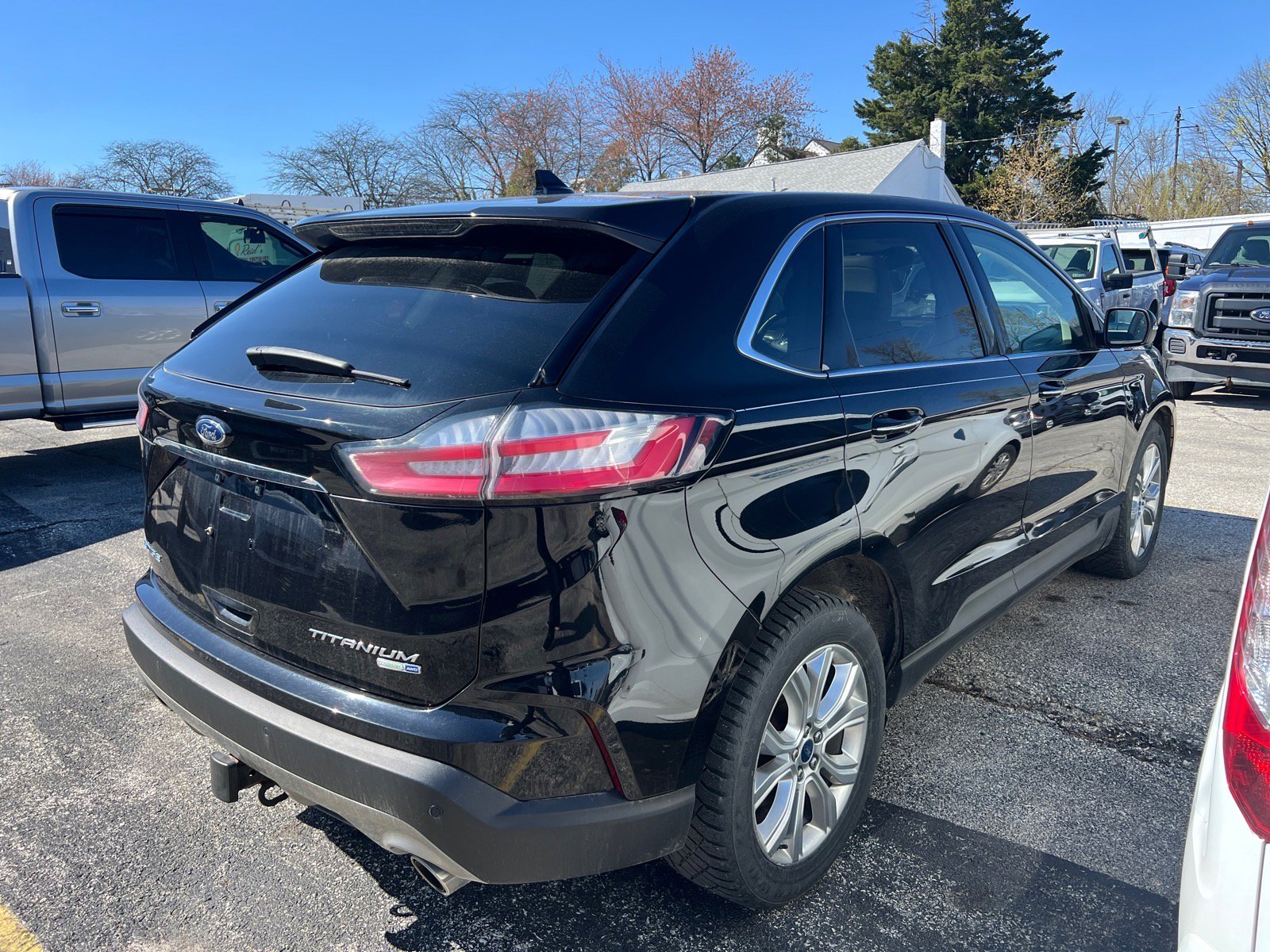 Certified 2020 Ford Edge Titanium w/ Class II Trailer Tow Package image 4