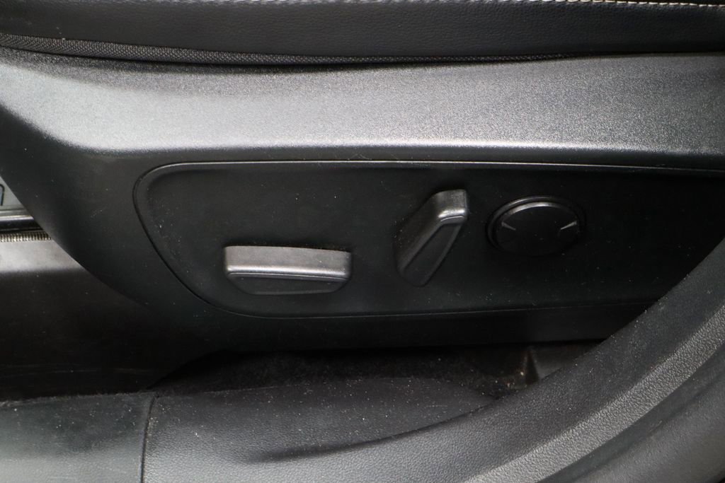 Certified 2022 Ford Escape Titanium image 29