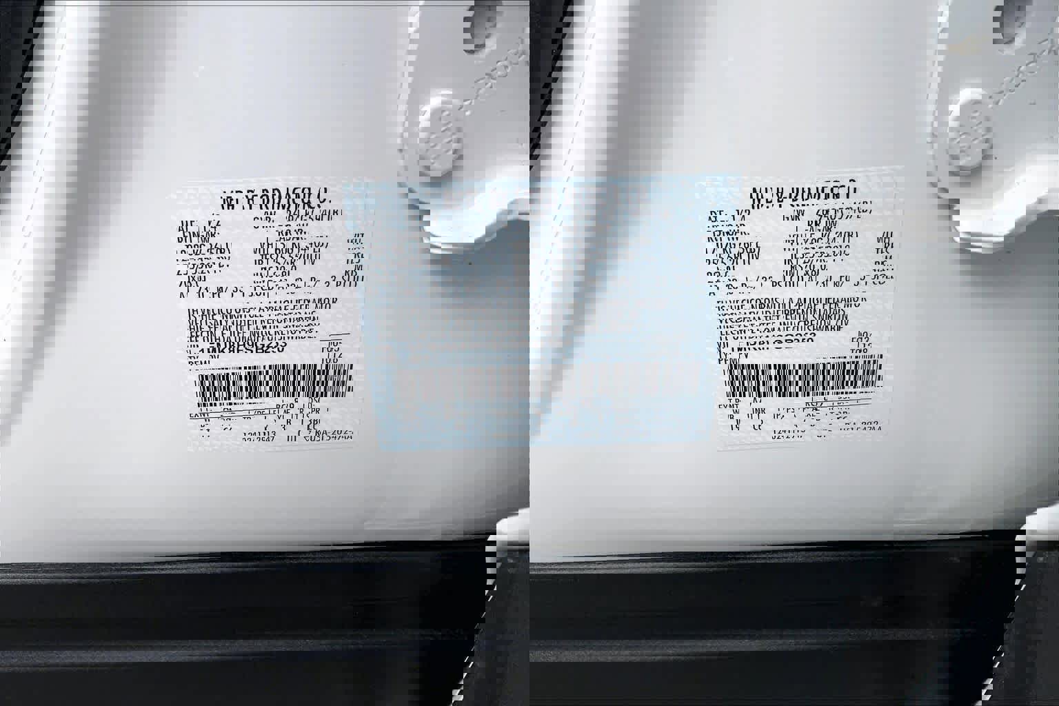 Certified 2025 Ford Explorer Platinum image 32