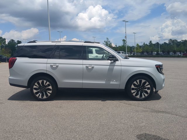 Certified 2025 Ford Expedition Platinum w/ Driver's Package AWD/4WD image 3