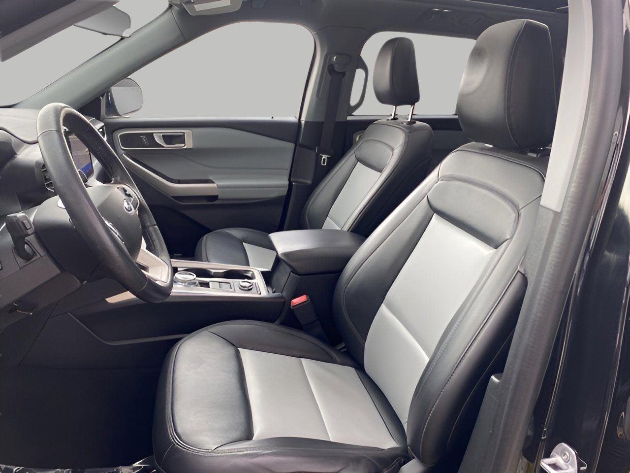 Certified 2023 Ford Explorer XLT w/ Equipment Group 202A image 9